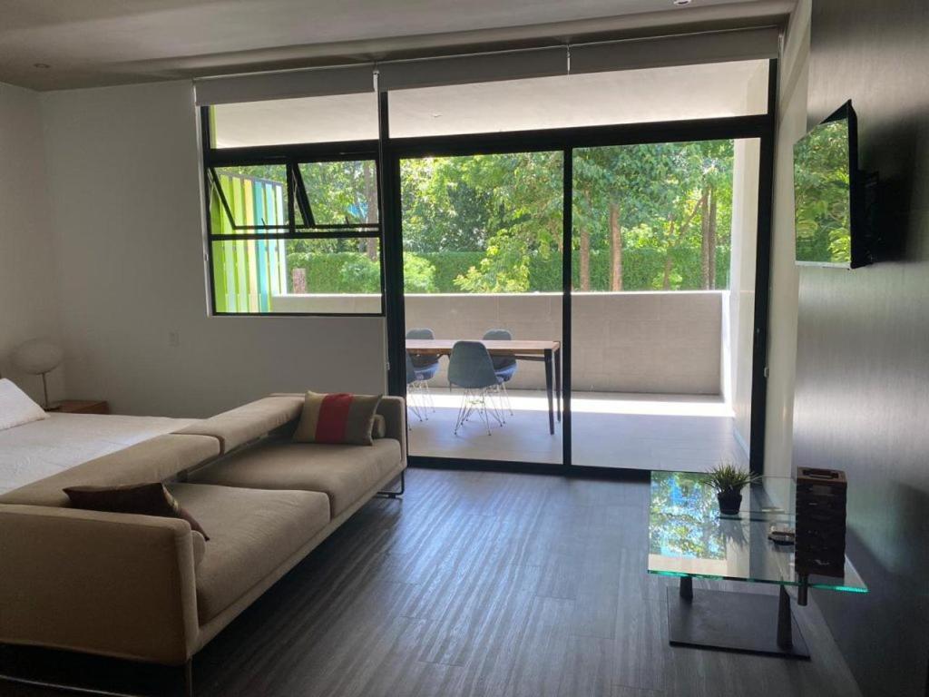 Apartment Bee Santa Ana *