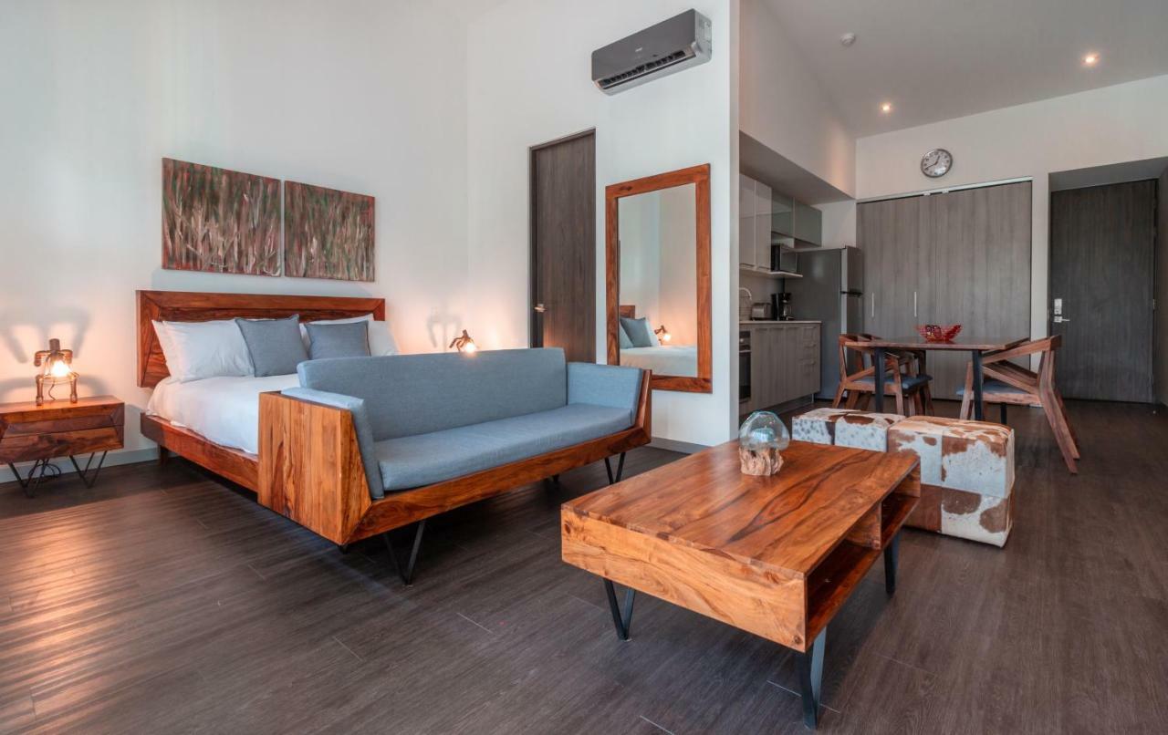 Apartment Bee Santa Ana *